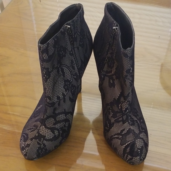 Ann Taylor Loft Ellie Lace Heel Bootie sz 10 - Picture 2 of 8